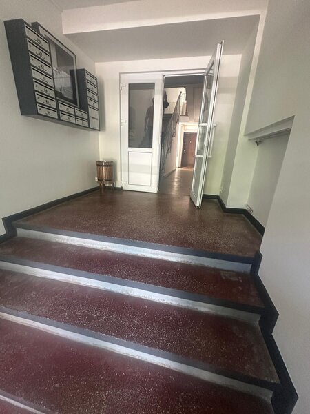 Pridvorului, apartament 3 camere decomandat, langa Parcul Tineretului, Sun Plaza.