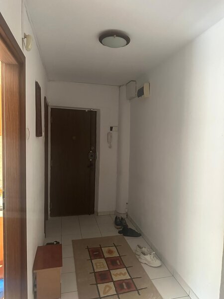 Pridvorului, apartament 3 camere decomandat, langa Parcul Tineretului, Sun Plaza.